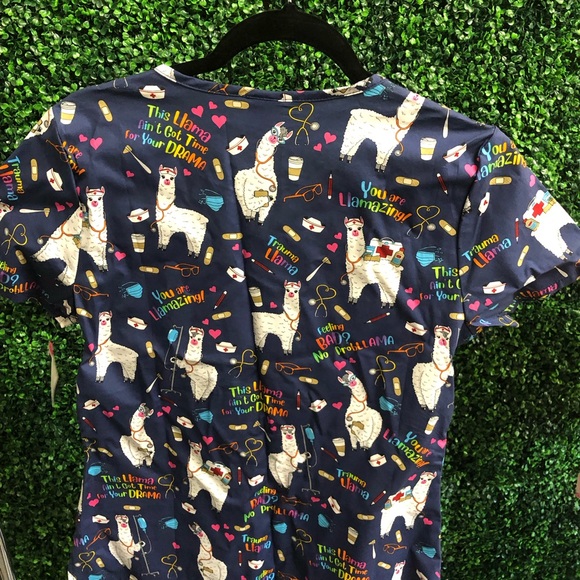 Dickies Womens scrub top NWT - Picture 2 of 5